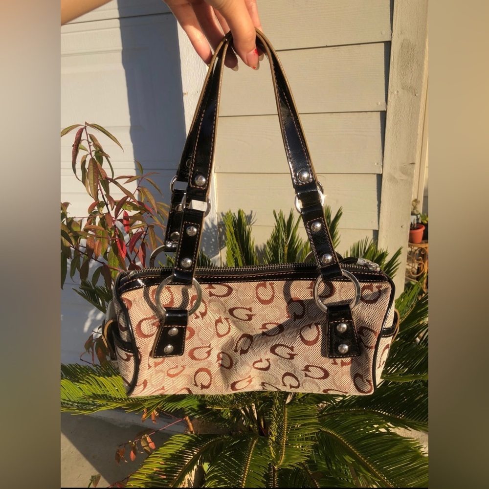 Brown/mocha Guess Shoulder Bag